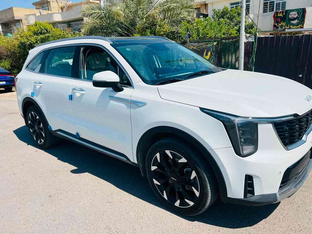 سورنتو 2025 خليجي بغداد 
مكفوله من الصبغ والبارد 
بانوراما /  ويل 20  / داتا شو
6 سلندر 7 راكب 3 قطع تبريد 
كير موس / سايد بريك بصمه 
كشنات كهرباء / جنطه كهرباء 
حساسات اماميه / حساسات خلفيه 
جي بي أس / شاشه متصل / شاشه كبيره  /  كار بلي
شاحن واير ليس / تشغيل عن بعد 
ماشية 36000 
السعر 310 وبيها مجال 
للإتصال *********** 
مكاني بغداد
