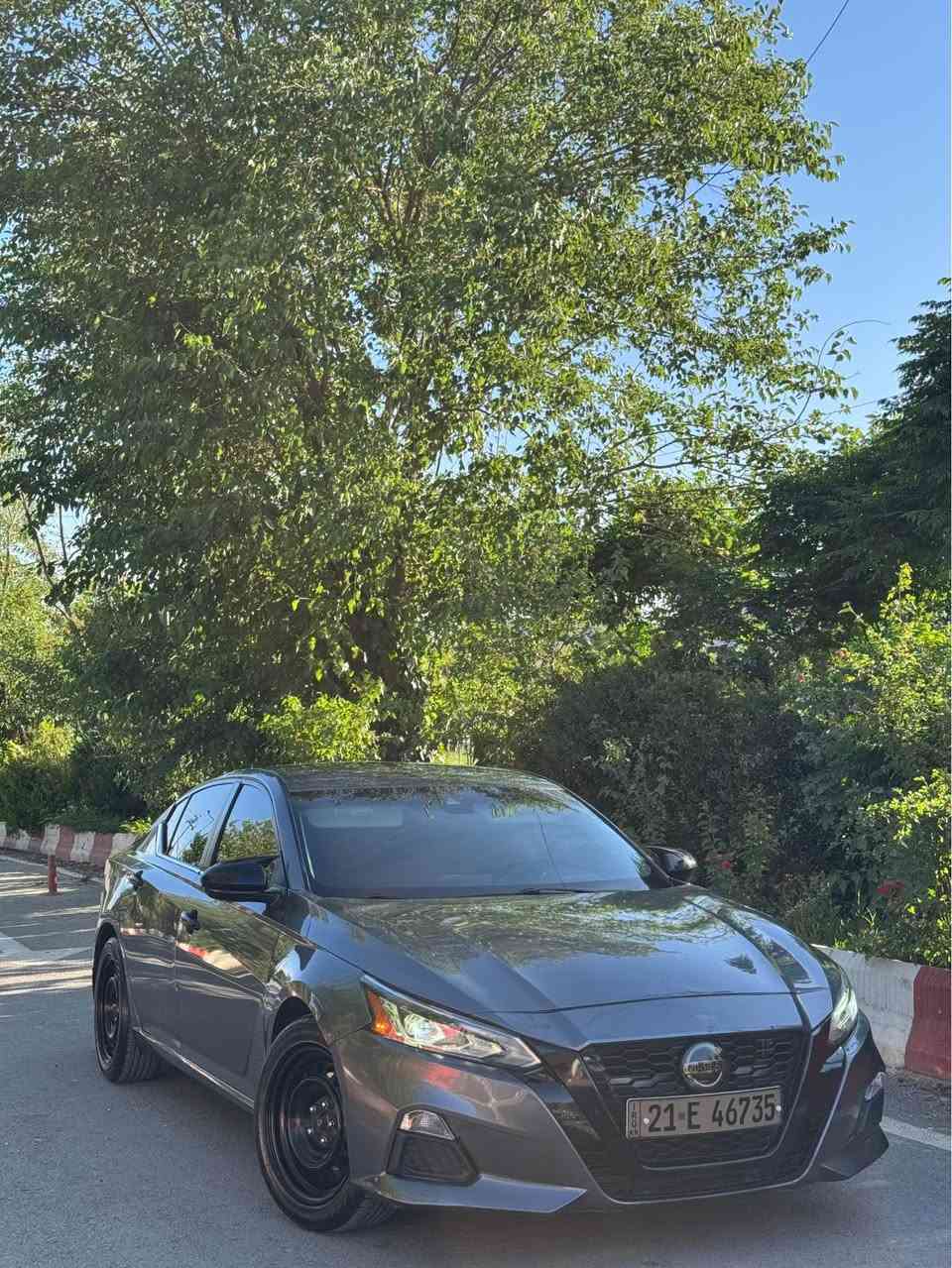 Nissan Altima SV 2022
نیسان ئاڵتیما  ٢٠٢٢  SV رەنگی نەوتی 66 مایل ڕۆشتووە سەیارەکە کەم ڕۆشتووە زۆر تازە و جاهیزە
وەک بۆیاخ تەنها دوو پارچەی بۆیاغە چملخ و بۆنیت لای سەکن ، دەرگای سەکنیش بە بیلاد گۆڕاوە یەک دوو چاڵ لە سەقفی هەیە زۆر کەم دیارە شوختێکی بچووک لە دەرگای دوای سەکن هەیە،
ئەرباگ تەنها سوکان و شانی سایەقی تەقیوە و سیستەم کراوە 
یەدە بەسمە تەحدیل سورحە خەتی جادە مۆد و سپۆرت مۆد 
زۆر زۆر پاک و بێ کێشەیە و مواسەفاتی جوانە چوار تایە و ویلی لۆکی لە ژێرە 
ڕادار و خەتی جادە و برێک تەبرید سارد و گەرم مەزبوت بەشەرت بەردی سالۆنسا بەشەرت مەکینە چوار پستۆن ٢.٥ بی تۆربۆ بـێ دەبل ئەکسل کوشن کارەبای بەسمە شەخال ڕادار ٣٦٠ پلە
گێڕ و مەکینە و کارەبییات و هەموو شتی تر بەشەرت کامل سیرفس کراوە
 رەقەم سەنەوی تازەیە بەناوی خۆمە رەقەم کردوە هەموو بەشەرت
رەقەم سلیمانی
ناونیشان ڕانیە 
ڤایبەر وەتس ئەپ
0701392804
*********** السليمانية, العراق
