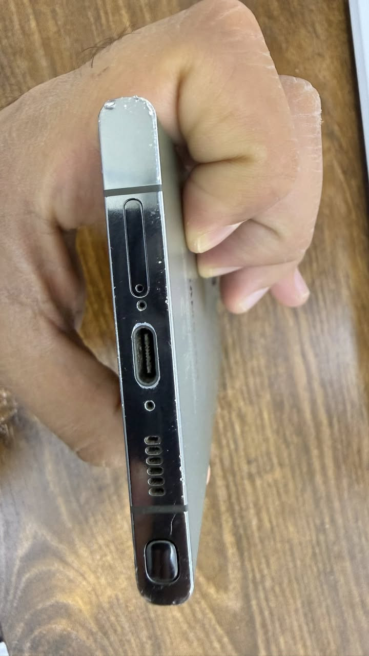 السلام عليكم ورحمة الله وبركاته
سامسونك S23 الترا الاصدار الاولي
جهاز فلاكشب مرتب نظافته ٨٥٪؜
للالعاب اتصال فيديوات شي مرتب 
السعر ٨٠٠ الف وبي مجال 
العنوان سامراء


**إذا كنت صاحب هذا الإعلان وتريد حذفه لأي سبب، رجاءا أرسل رسالة إلى الدعم الفني**