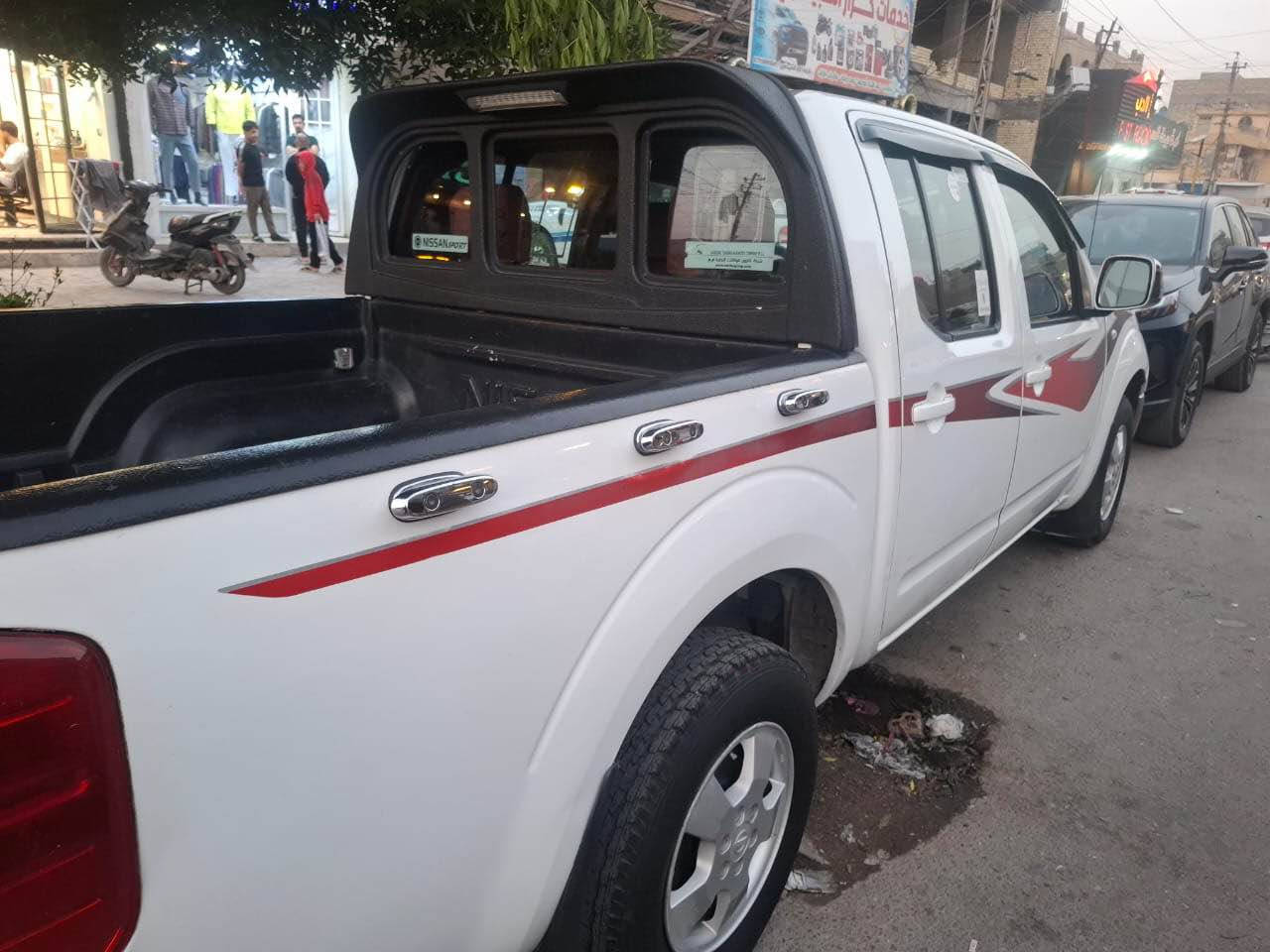 نيفارا خليجي شمالية موديل ٢٠١٣ استخدام شخصي بس البنيد مبدل كير محرك صدر تبريد تايرات باتري كله جديد العنوان بغداد الجديدة شارع المسبح السعر ١٢٠  بيه مجال بسيط *********** بغداد, العراق
