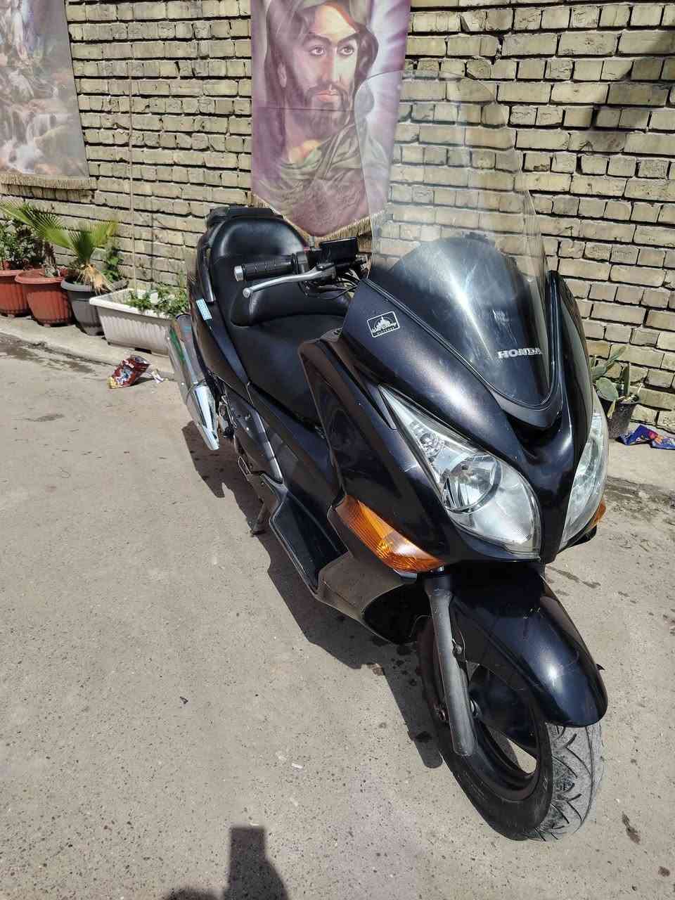 السلام عليكم
دراجة سلفر ٤٠٠ 
للبيع السعر ١٥ ورقه وبيها مجال 
***********
