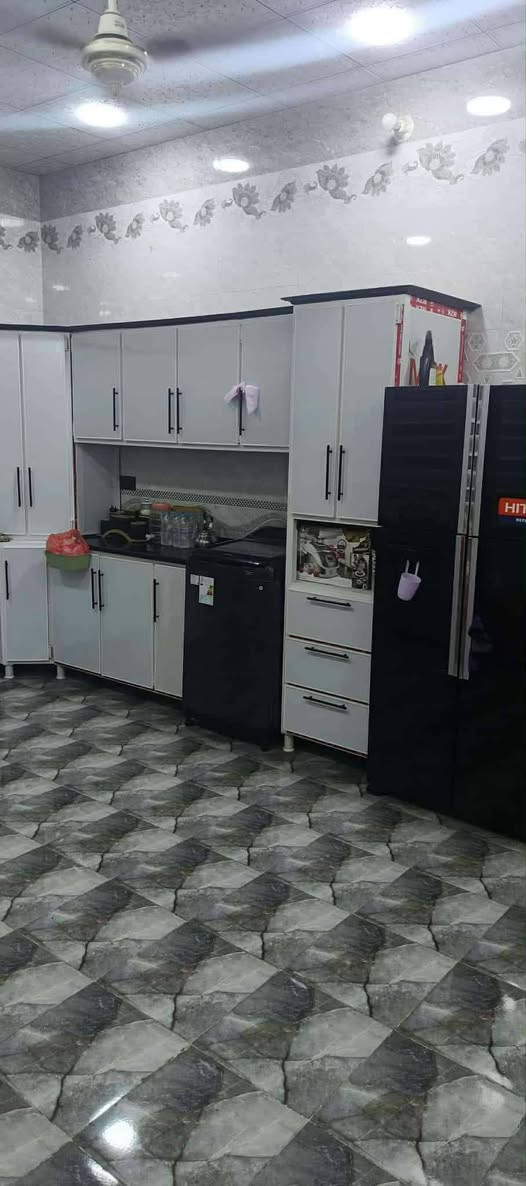 بيت طابو صرف قرب الشط خلف البريد مساحه 209متر يحتوي ع غرفتين صاله مطبخ حار بارد مجمع صحيات داخلي ومجمع صحيات خارجي  استقبال بناء حديث 2024 صب  مطلوب سلفه إسكان باقي ٤٢ تسديد السلفه ٢٢١الف بالشهر
الاستفسار  
***********
اتصال أو واتساب
