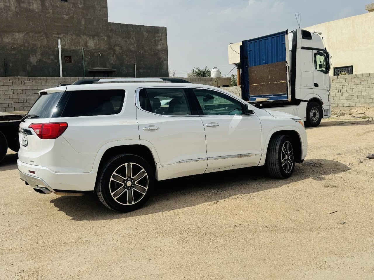 تحية طيبة ..
جي ام سي اكاديا مديل 2018

السيارة محرك 6 سلندر 

تقرير غرق تعمل وتسير 

ماشية 100 الف كيلو متر

السيارة مكفولة من الصبغ 

والمعجون فقط بارد خفيف 

باب الخلفي عكس السايق

مع ملاحظات بسيطة شوف العين

رقم بصرة الجديد بأسمي

السيارة دينالي فول  مواصفات 

داخل بيجي تخبل 

مكانها البصرة الزبير
السعر 16.500 الاتصال على هذا الرقم ***********
