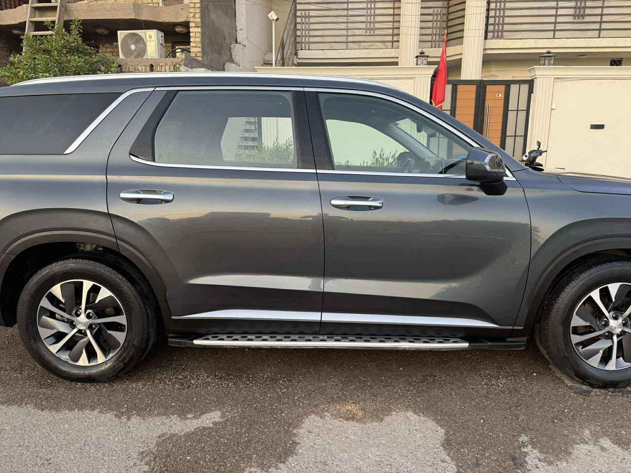 هونداي بلسايد موديل ٢٠٢٢ وارد امريكي 
ماشيه 45 الف
مكينة 6 سلندر 3800
5 وضعيات قيادة
كاميرة خلفية دوارة
حساسات خلفية
سلايت
تشغيل عن بعد  
ابواب بصمة
تشغيل بصمة
رادارات 
7 راكب ، المقاعد منفصل VIP
3 قطع تبريد منفصل
قياده ذاتيه
وتوقف ذاتي 
نظام تحديد المسار
نقطة عمياء
ستيرن رجاج للتنبيه
كشن السايق كهرباء
كشنات تدفئة
مخارج USB
 السيارة نظيفة وبعد بيها هواي مواصفات
رقم بغداد بأسمي
مكان السيارة بغداد
السعر 265 $
الهاتف/ واتساب ***********
