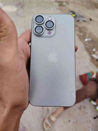 سلامً عليكمً ايفون 15 برو ماكس بيه فطر بلضهر كله بلاد. بطاريه 93 كلشي ...