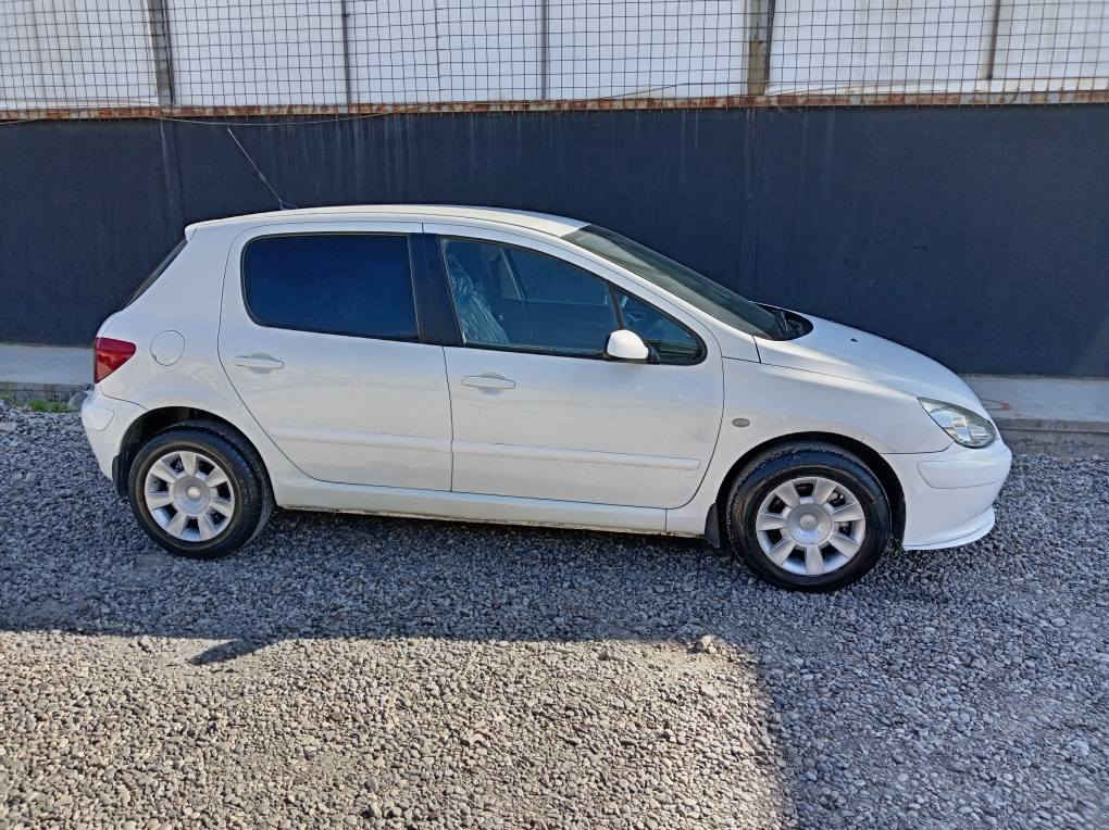 بیجو 703 مودیل 2004 ئاڕم پلاستیک هە ولیرە گێڕتوماتیک تە برید ساردیو گەرمی مە زبوتە گیڕو مە کینە مە زبوتە بی عەیبە تایەوپاتری نوییە شاشە ئایپادو کامیرە یە سعری 45 کە میک مە جنل *********** دخان, السليمانية
