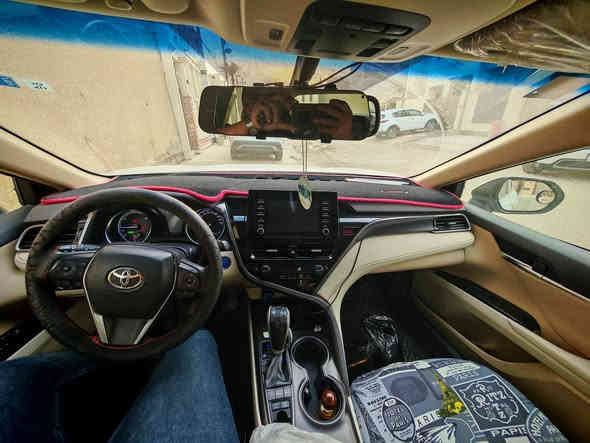 تويوتا كامري 2023 هايبرد فئة GLE
الفول بالخليجي وكالة عبد اللطيف جميل 
 

التفاصيل :
 خليجي 
السياره زيرو على وضع شركة
ماشية 49000الف كيلو 
الموديل 2023
 سعة المحرك 2.5L
 عدد AIR BAG 8 
 حساسات أمامية 
 حساسات خلفية
 لايت زينون + LED
 كشافات 
 سلايد رووف  
 ويل كب 18  
مفتاح التشغيل بصمة 
 شاشة 
 كاميرا دوارة 
الانارة الداخلية LED
المقاعد لون أبيض
  مقعد السائق كهرباء 
مثبت السرعة Cruise
 المودات والأوامر الصوتية
 أوضاع القيادة  Drive Mode 
 حساسات ضغط اطارات 
 قطعتين تبريد
 هاند بريك كهرباء 
‏  ABS
‏ Auto Hold  أوتو هولد
 نظام مانع الانزلاق
 اشارة في المرايا الجانبية قابلة للطي كهرباء 
 مخرج منفذ الطاقة 
‏ Bluetooth / USB
بردة خلفية كهرباء 
شاحن هاتف Wireless    
وكل غراضها الاصلية مال الشركة موجودة 
السياره بيها بارد بالجاملع الايسر كد شبر و ما مصلح

السعر 240$ وبيها مجال 

 رقم بغداد بأسمي 
***********
***********
