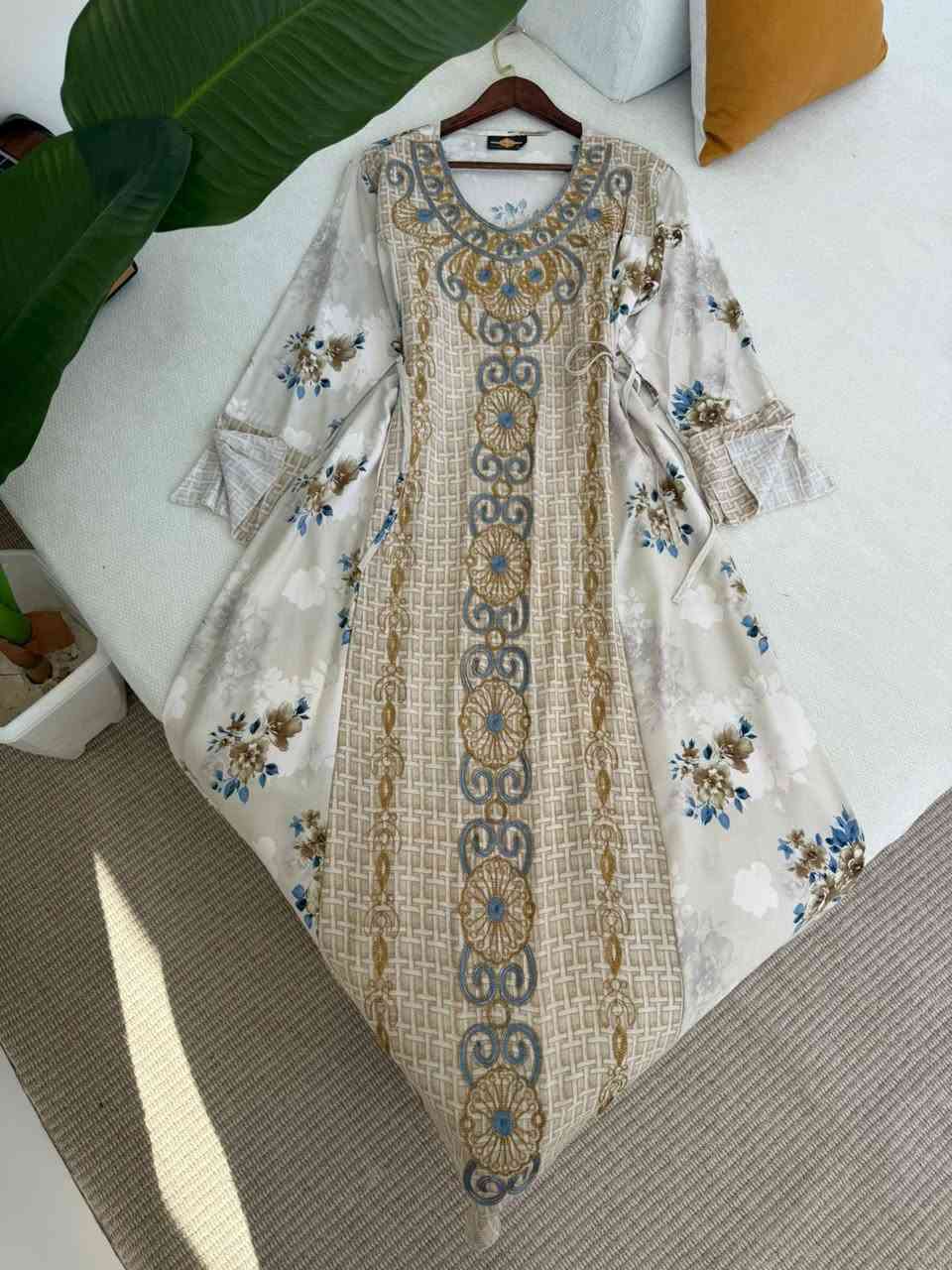 إن هذا لرزقنا مآله من نفاد ✨#❤️ 
قياس 38/40/42/44/46/48
توصيل5الف الجميع محافظات العراق 
للحجز خاص او وتساب ***********
السعر18الف
