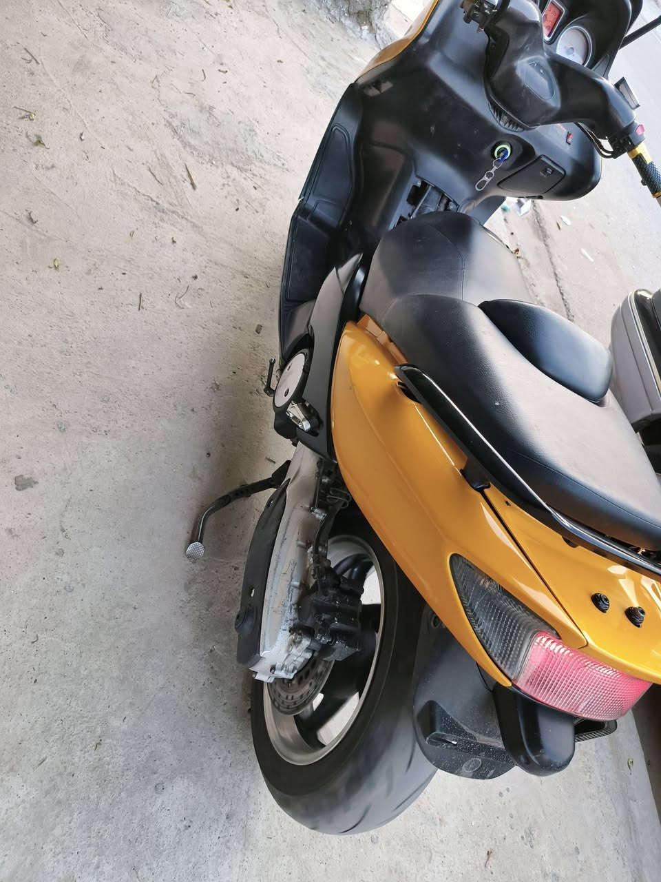 السلام عليكم دراجه تيماكس 2008 دراجة مصبوغه لون اصفر ومكينة مبدل بيها يطغ مال ثكاله العنوان بغداد صناعه كراج الأمانة 
*********** واتساب
