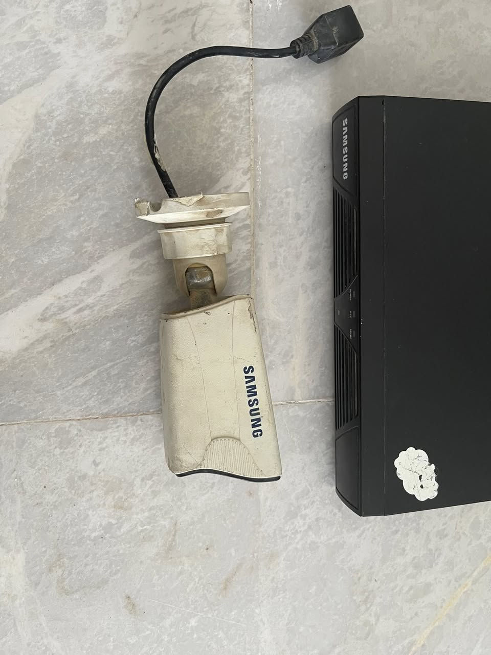 بيش تفيدك تعال اخذهم همة والجهاز سستم كامل


**إذا كنت صاحب هذا الإعلان وتريد حذفه لأي سبب، رجاءا أرسل رسالة إلى الدعم الفني**