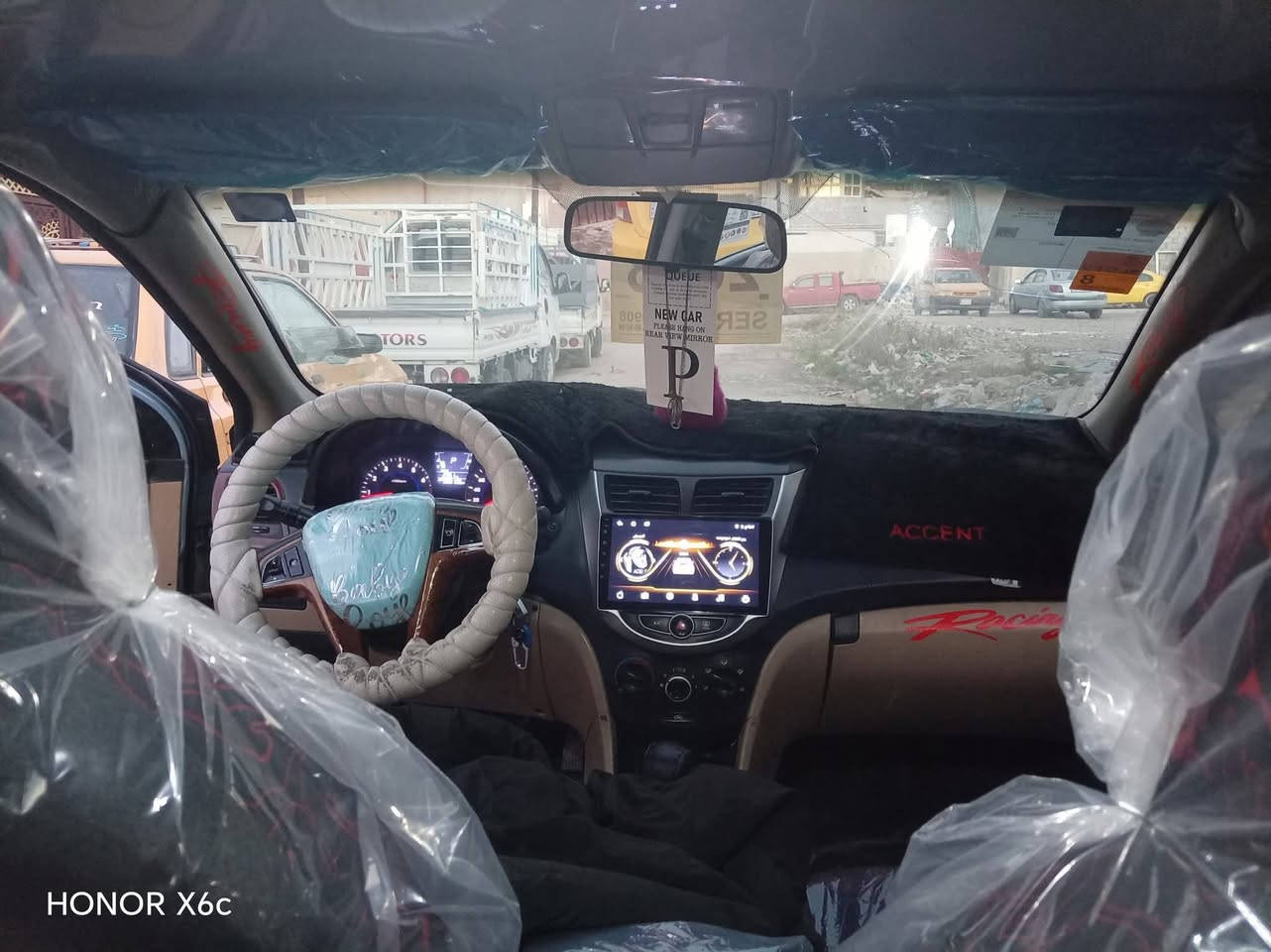 اكسنت مظلع
موديل 2013
رقم بغداد بسمي(تحويل بل موصل) 
مكينه 1600دوش شرط 
منضومة غاز 60لتر 
كير ايتي 
تبريد شرط
تدفئه شرط 
جامات كهرب 
طخم تايه جديد
تحكمات ستيرن
شاشه اصليه
طخم سماعات اصلي
هيئه وغرامات صفر 
سياره ضررها موضح بل صوره بدون تكم وسقف  
سياره جاهزه عل اخر حبايه متصرف عليها ربع
بيع او معارض مع افانتي او الانترا مضرر السعر(85)
الاتصال على رقم *********** / ***********
اسيا بي واتساب فقط 
مكاني موصل/الهرمات
