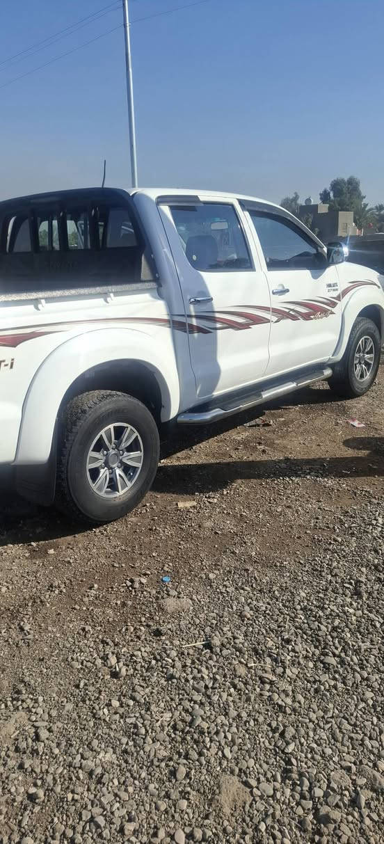 هاياوكس 2014فور ويل شغال مكينه كير خير من لله رقم اربيل بأسمي هزه سنه  لسونار بصور مكانها بغداد المعامل السعر 200 وبيها مجال *********** صدر امامي وخلفي جديد تخم تاير تبريد مايشتغل وبيها رجه بس ع لبك ربلات لكير لازم تتبدل كلشي موضح بلمنشور
