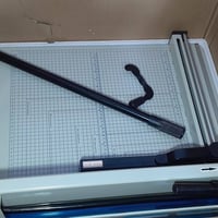 كتر هيدروليكي قياس A3 نظافة 98% كامل المرفقات (كارتون + فلين + ادوات) ...