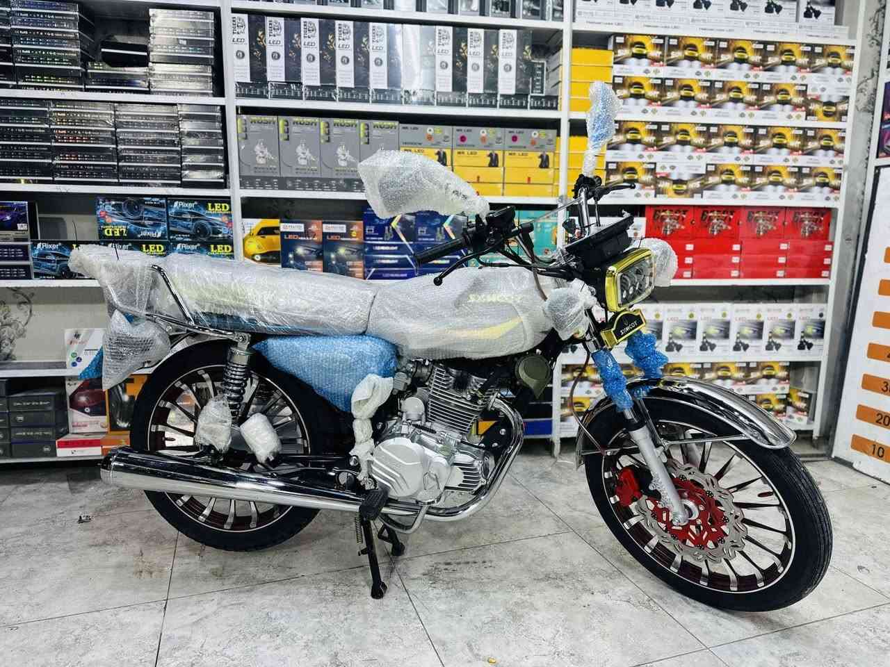 ماتۆر ئیرانی SYMCOT 
مودیل 2025 محرک 250cc 
5 گیر ماتۆر 20 یوم مشتغل سعر مليون  کرکوک آیسکان *********** *********** كركوك, العراق
