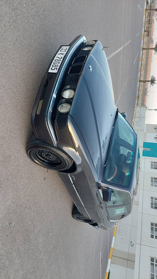 مرحبا للبيع بي ام دبليو نضيف محرك وكير تمام تبريد قطعتين وي السويج كشنات جلد فتحه طكتين كيجات كهربائيات كلها جاهزه ونصبتها حلوه وممتعوبه رقم بغداد دولي وباسمي شخصيا هزه جديده بدون ضربه او خياس او تبديل بدون خاص رجائا اسأل علعام واجاوبك او اتصل متوفر وتساب ***********
