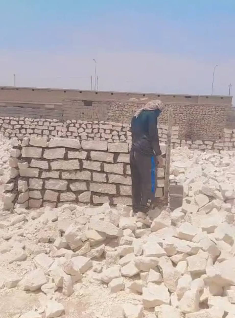 خلفه بناء حجر وبلوك باسعار مناسبه وشغل نظيف
*********** واتساب
