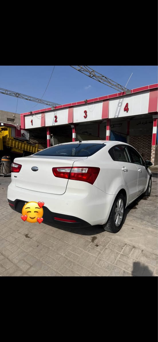 سلام عليكم كيه ريو خليجي كفاله من الصبغ والضربه والتبديل مكينه 1600 مامفتوحه كير مامفتوح حداده تبريد تخم تاير كله كفاله حته الدعاميات رقم بصره انكليزي لغايه 2031 السياره احله من الصور مكان السياره البصره الجمهوريه *********** السعر 100 وبيهه مجال بيع او مراوس البصرة, العراق
