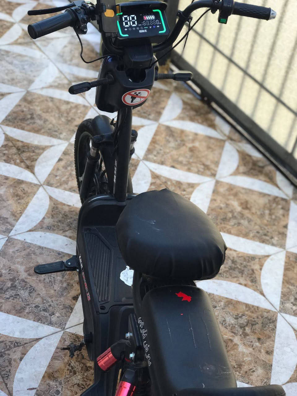 سلام عليكم دراجه شحن للبيع حجم عشرين الدراجه مابي عيب من عده البطاريه شويه ه 
ضعيف الدراجه كلش حلو
 تايرات جديده المكان كركوك 
رقم الهاتف ***********
 وعليه واتساب والسعر 250 وبي
مجال للطيبي وتحياتي ♥🥀
