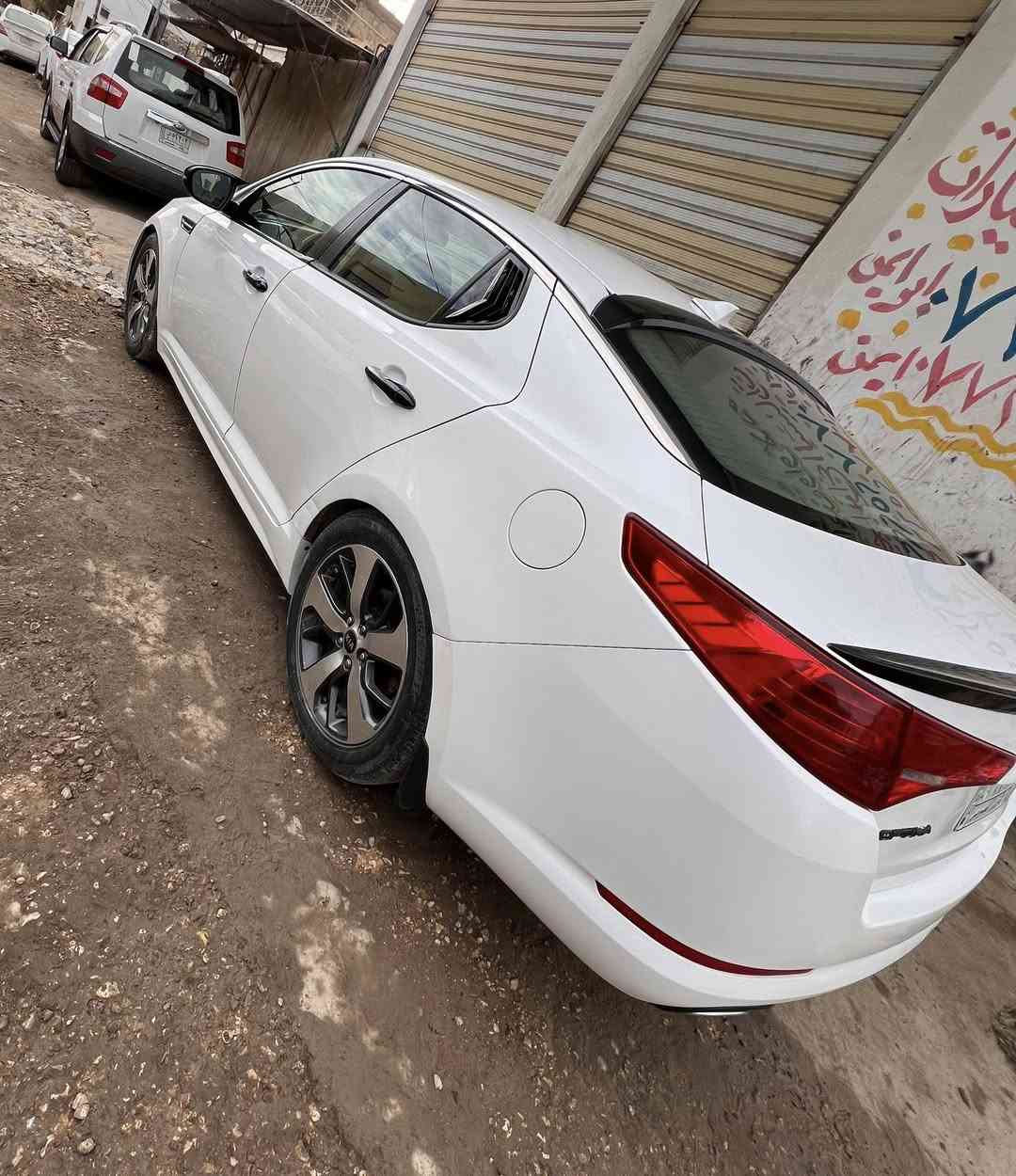 السلام عليكم 
كيا اوبتما للبيع موديل ( 2011 ) ورارد امريكي لون ابيض 
رقم بغداد بسمي تحويل ثاني يوم سنوية تسقط ( 2027 )
حادثها الدور جاملغ خلفي ومبدل باب السايق بالعراق السيارة حيل نظيفة احلة من الصور وخير من الله السيارة و ياخذها بالعافية علي واني جانيها صارها ٥ سنوات عندي 
رايدها ( 115 ) وبيها مجال مكاني الحلة 
رقمي  بي وتساب ***********
