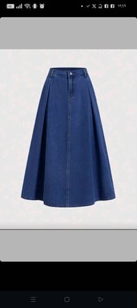 تنورة جينز طويلة بالشكل العصري والمريح، قابلة للتنسيق مع مختلف الملابس...