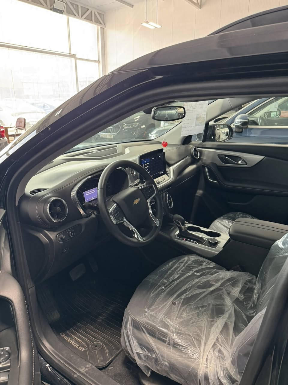 السلام عليكم للبيع او مراوس بلايزر موديل 2023/ L2 السياره حادثه جاملغ مبدل ول باب كلير من امريكه وحادثه موجود بل منشور السعر ( 195  )الرقم / ***********
مكان السياره نجف الرجاء التواصل على الرقم
