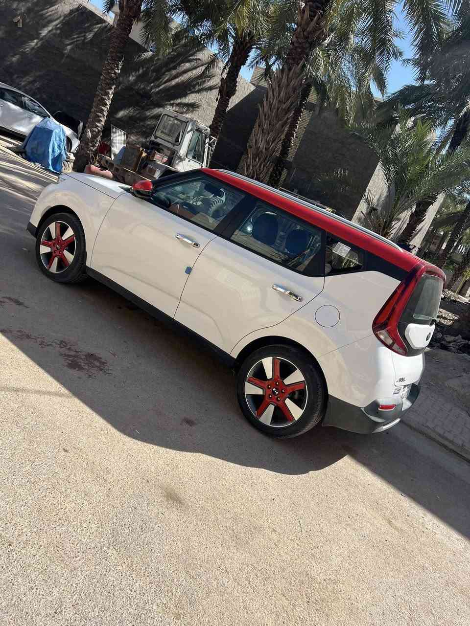 كيا صول 2020 خليجي بعدها زيرووو ماشيه 4500كم  مكينة 1600 شركة الدولية  رقم بغداد انگليزي باسمي مواصفات Two colors مري شفط حساسات تحكم استيرن  نظام ايكو مكينة كير تبريد صدر تخم تاير السيارة نظيفة جداً 
السعر 155$  
للاستفسار ***********
