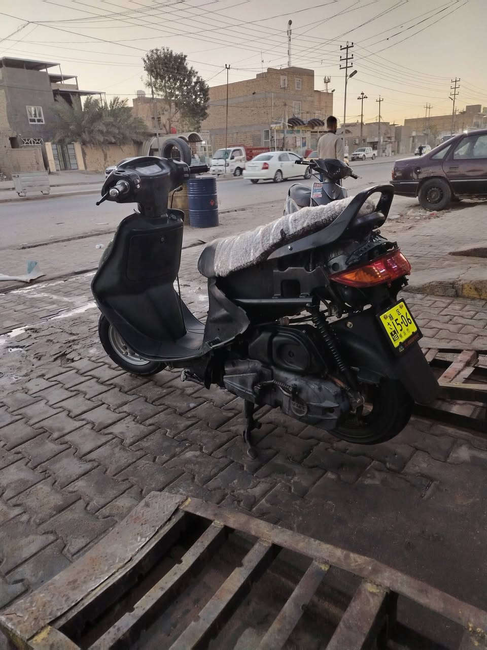 السلام عليكم فراشه نثيه للبيع
دراجه تعمير مكينه فراشه ماكس  حاويه صارلي اقل الشهر من اشتريتها ماماشيه 
دراجه كلشي ماناقصها مال جناي كفراتها موجوده بس تعبانه
كلشي شغال كهربائيات شلع
نقصها فقط عن الحلال والحرام كابريته تعبانه 
الدراجه بيها معدل تطلع حتى ابو الگير
رايدها ب 350 وبيها مجال للطيبين
***********
