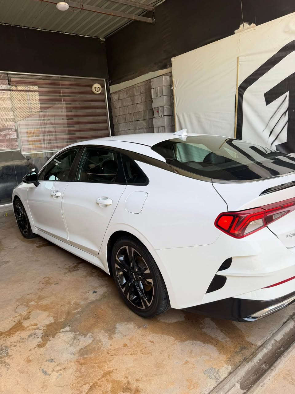 للبيع — كيا K5 GT-Line موديل 2022
فول مواصفات بدون فتحة ✨
  
حادث خفيييف بنيد فقط 
* محرك 1.6 تيربو اقتصادي وعزم ممتاز
* كير 8 سرعات
* شاشه كبيرة + كامره + حساسات
* تشغيل بصمة وريموت ستارت
* LED أمامي وخلفي
* جنوط GT-Line سبورت
* داخلية نظيفة جداً
* السيارة شرط الفحص

ما تحتاج أي مصروف، استخدام شخصي وجاهزه ع اخر حبايه 
العنوان البصره 
رقم الهاتف *********** البصرة, العراق
