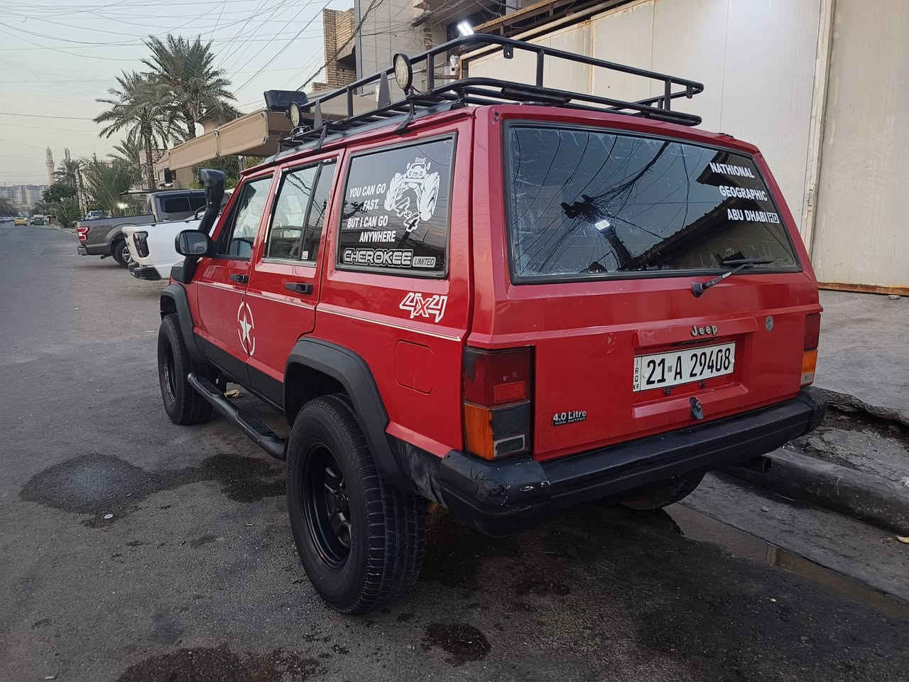 للبيع جيب شيروكي 
مديل ٩٦ السياره بلاديه على وضعها مااناقصها شي 
مكانها كربلاء وراعيها بغداد  تخم تايرات جديد كشنات كهربائيه دواخلها نضيفه جلد 
السعر ٩٦وبيها مجال اي ستفسار الاتصال ***********
