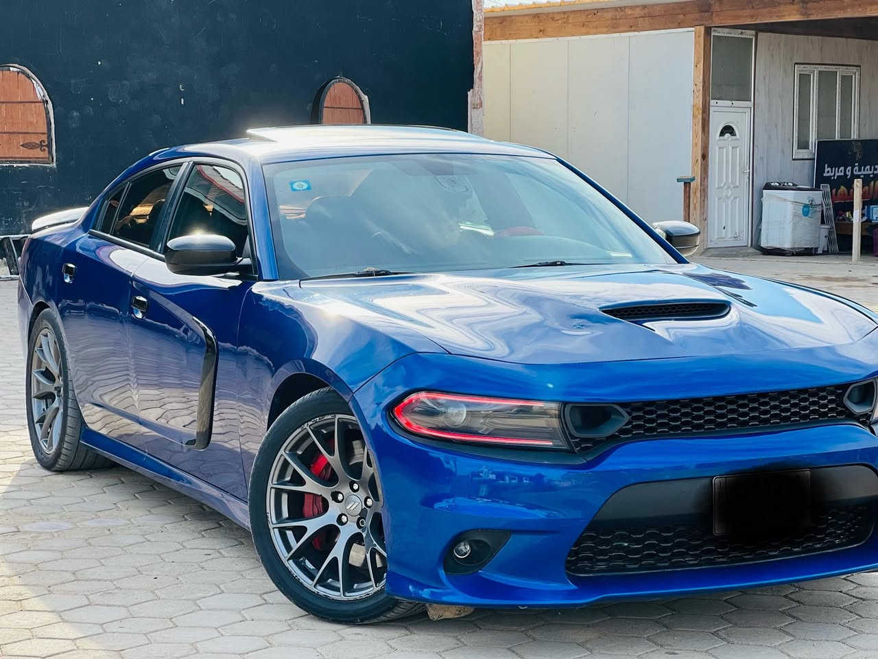 السلام عليكم جارجر 2019
‏SRT /6400 سكات باك 
فول واحد عل واحد
فتحه سقف
شاشه كبيره
رادارات
لون موميز 
كزوز صوت قنبله
مكان سياره بغداد 
جسر ديالى تقاطع نهروان 
___________________________
الاستفسار ***********
