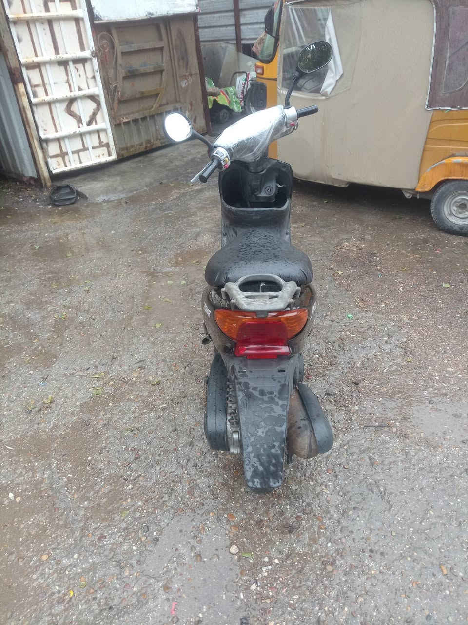 السلام عليكم عصفوريه نظيفه حيل السعر ٣٢٥ وبيها مجال بسيط السكن البنوك الاتصال ***********
