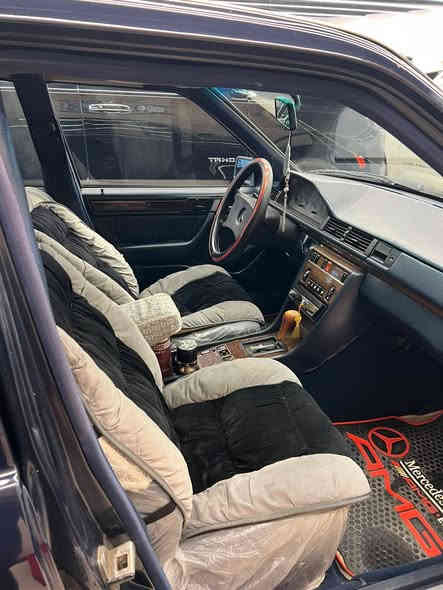 سلام عليكم دب 90 بأسمي مشروع وطني مكينه وكير لبلادي مال حاويه كارتون مصبوغه عام بدون اي حادث اسياره مال جناي تعبان عليهه جديده داخل وخارج وترايهه للعمره تبريد تايرات باتري حداده امامي وخلفي كله باكيت السعر خاص ***********
