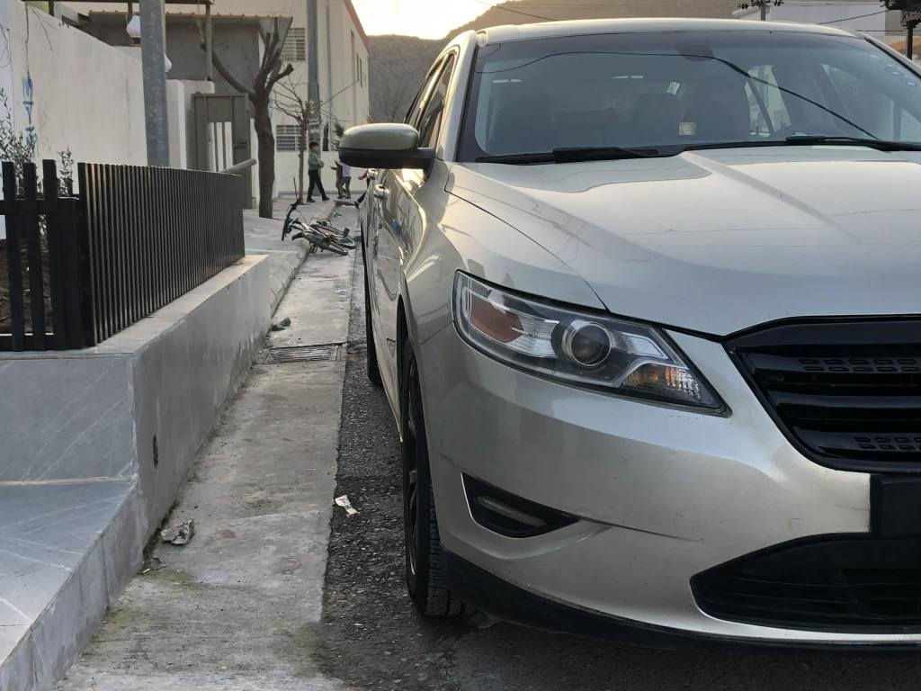 فۆرد تۆرێس 2010 زۆر خاوێنە ناو زەردە کامل مەسروف کراوە فول مواسەفات sel تەبرید مەرکەزی ئاوێنە هیتەر کوشن هیتەر 2 پارچە بۆیاغ قەپو قوپی نیە گێر مەکینە کارەبای هەمووی بەشەرت.سەنەوی بەسەر چوە بەشەرتی تەحویل و غرامە نرخی 79 گەلاو مەعامەلە شوێن رانیە *********** رانية, السليمانية
