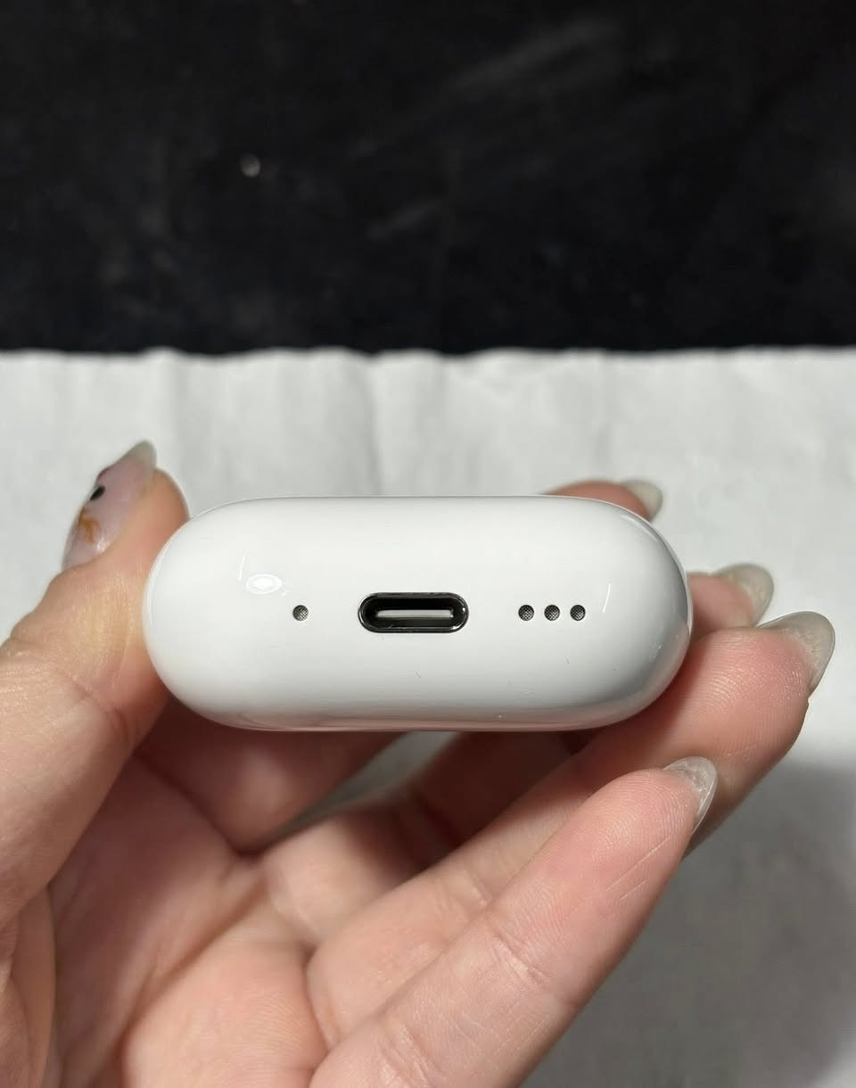 Air pods 4 (ANC) نسخة العزل 
قطعة نظيفة جداً استيراد علي إكسبريس قطعة أمريكية ، فل بدون كارتون تحتوي على كيبل كتان قطني 
( سيريل بموقع ابل - ضمانها بالاعدادات ما منتهيه - عزل تحديد موقع شحن وايرليس 
سعرها 25 توصيل لكل العراق متوفر 
للحجز و الاستفسار واتس اب فقط 
***********
