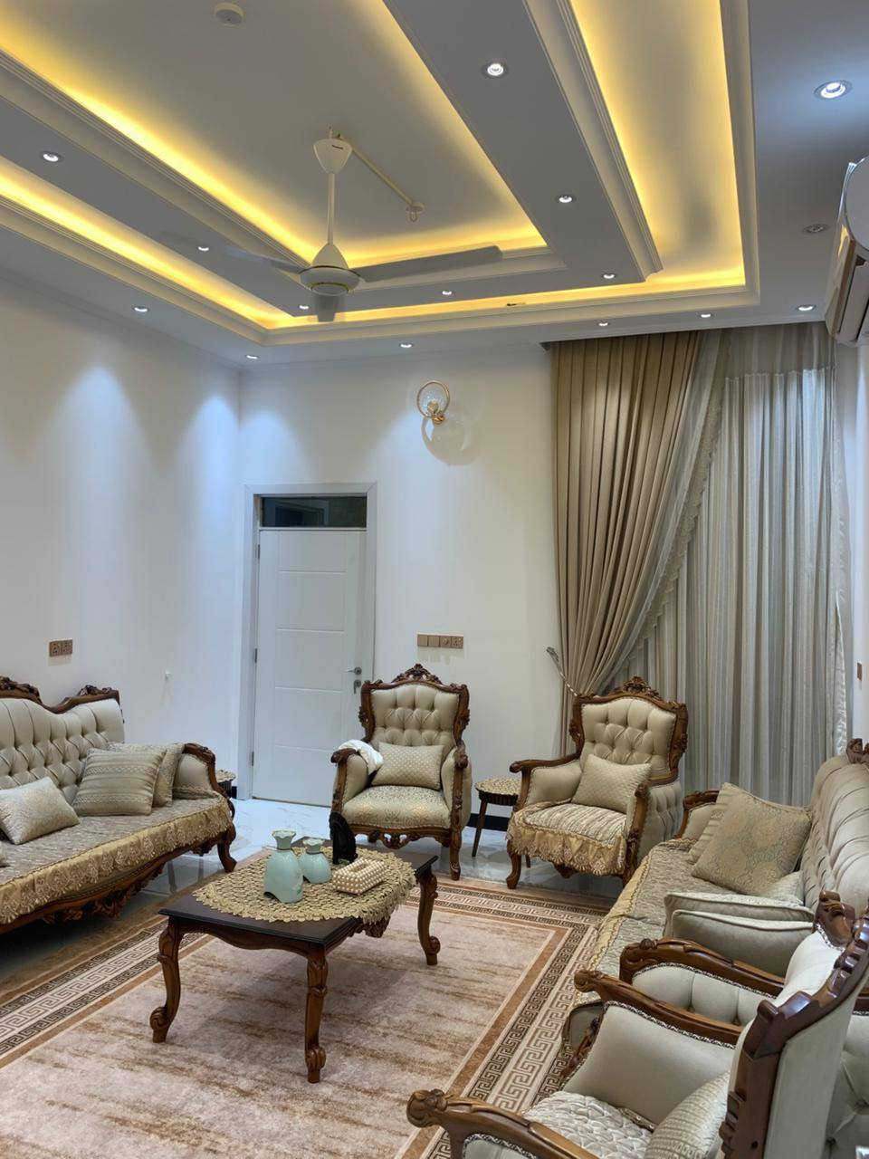 دار مساحة 300م طابقين الموقع قضاء بلدروز دور مندلي شارع القائمقام شارع مدرسة نهاوند
يحتوي الطابق الاول على استقبال + هول+مطبخ+صاله كبيره+ مجمع صحي+غرفتين
يحتوي الطابق الثاني على 5غرف نوم +صاله+مجمع صحي الغرف نظام سويتات + بيتونه كبيره
السعر : 💰💰💰💰
***********☎️
***********☎️
