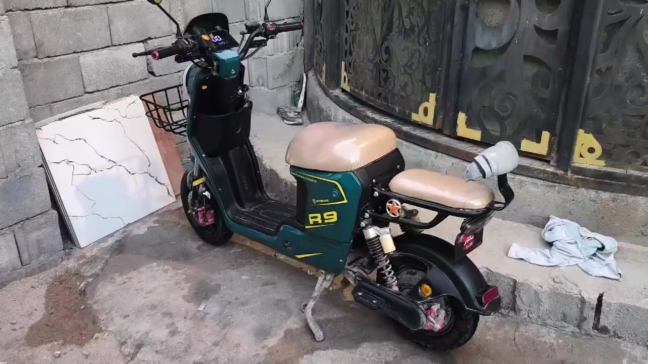 سلام عليكم دراجه شحن البيع وبسعر مناسب R9
5بطاريات المكان بصره كرمت علي ***********
