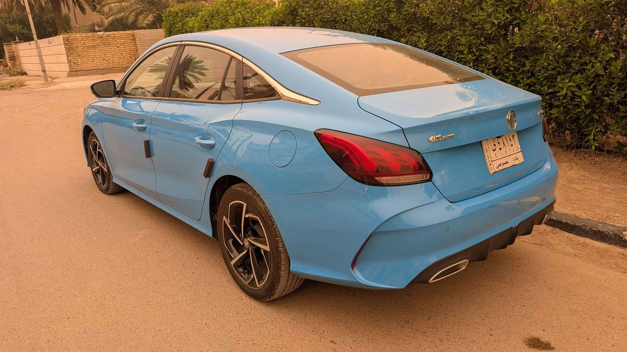 للبيع .. للبيع فقط
MG GT 2023 Luxury أعلى فئة
وكالة العراق رسميًا
1.5 Turbo — 173 حصان
كير أوتوماتيك — دفع أمامي
فتحة سقف، كاميرا 360، جلد، بصمة، كرسي كهربائي، مثبت سرعة، شاشة، عدادات ديجيتال، 6 إيرباغ، Blind Spot، مانع تصادم، تحذير مغادرة المسار.
الممشى: 57 الف كم
الحالة: كلين
اللون: ازرق
السعر: 12.5
الموقع: بغداد

، قوة 173 hp، عزم 275 Nm، خزان 50 لتر، دفع أمامي، وتسارع 0-100 خلال 8 ثواني تقريبًا.

ضمان الصيانة فعال 200 الف او 5 سنوات ايهما اول
تخم تايرات جديد عمر 3 اشهر
تم تبديل دهن الكير ايضا من الوكالة .. و ملتزم بالصيانة بالموعد دائما
موعد الصيانة القادم بعد 8 الف كم

تستخدمها مباشر متحتاج اي صيانة 👍


**إذا كنت صاحب هذا الإعلان وتريد حذفه لأي سبب، رجاءا أرسل رسالة إلى الدعم الفني**