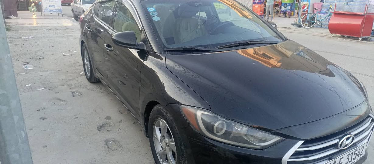 السلام عليكم 
النترا 2017 وارد امريكي صبغ دعاميه فقط بدون ايرباك
محرك حجمه 2000 السياره احلى من الصور مواصفات شاشه كامله خلفيه نظام سبورت ويكو تحكم ستيرن السياره ليبل واحد محرك بي صوت مال رواجز فقط السياره رقمه بغداد دولي باسمي تحويل ثاني يوم السعر 115 بيه مجال بسيط مكاني بغداد البياع حي الشهداء ***********
