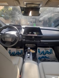 تويوتا بريوس XLE موديل2024  الشكل الجديد كلياً  اللون اسود خارجي داخل ...