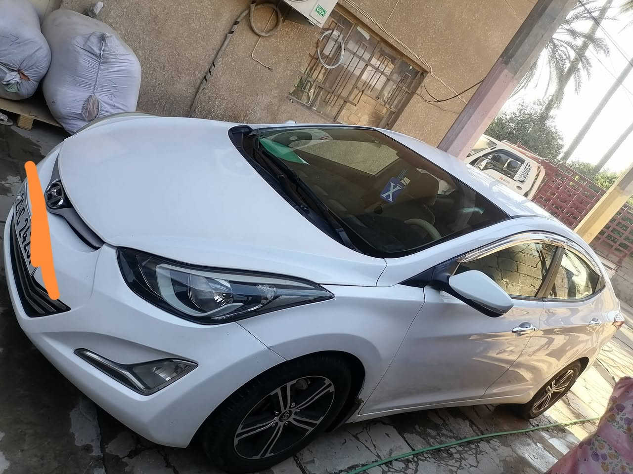 النترا خليجي موديل ١٥ ماشيه ٧٦ حقيقي بيه طخات باب السايق والخلفي بدلتهن والبنيد معقوج مبدله رقم شمالي محرك ١٦٠٠ استعمال شخصي السعر ١٠٥ الاتصال على الرقم ***********
