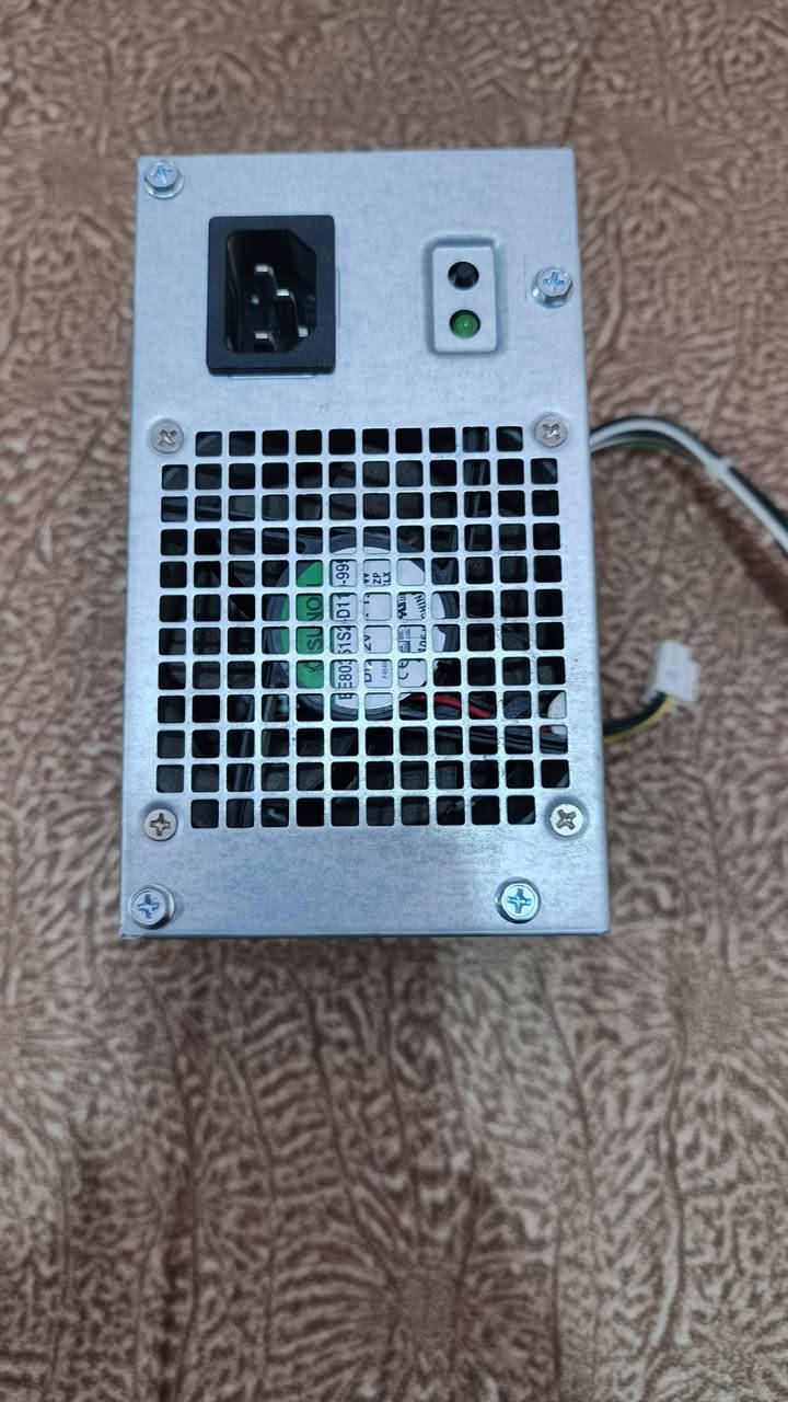 السلام عليكم ورحمة الله من رخصة الادمن المحترم
كرت شاشه NVIDIA GeForce Gv 1030 2G 
شغال ونضيف 100% اصلي المنفذ الصغير HDMI و المنفذ الكبير DVI-D Dual Link السعر 40 الف 
 
________________________
بورسبلاي من شركت ديل المرموقه 
المعلومات الأساسية
​الشركة المصنعة: Dell
​رقم الموديل (Model No): L290AM-00
​رقم القطعة (Dell P/N): KPRG9
​المواصفات التقنية
​الطاقة القصوى (Maximum Output): 290 واط.
​المدخلات (Input): يعمل على جهد كهربائي يتراوح بين 100-240 فولت (تيار متردد)، بتردد 50-60 هرتز، وبشدة تيار 5.4 أمبير.
​المخرجات (Output):
​خط +12VA: بقوة 14 أمبير كحد أقصى.
​خط +12VB: بقوة 16 أمبير كحد أقصى.
​خط +12VSB: بقوة 1.67 أمبير كحد أقصى
البور شغال 100% بدلت غراض للحاسبة مالتي و اريد ابيع ذني 

السعر 40 الف 

سعر الجهازين 80 الف وبي مجال بسيط للطيبين 
مكاني الانبار القائم ابيع شلعه وحده سوه توصيل ما عندي


**إذا كنت صاحب هذا الإعلان وتريد حذفه لأي سبب، رجاءا أرسل رسالة إلى الدعم الفني**
