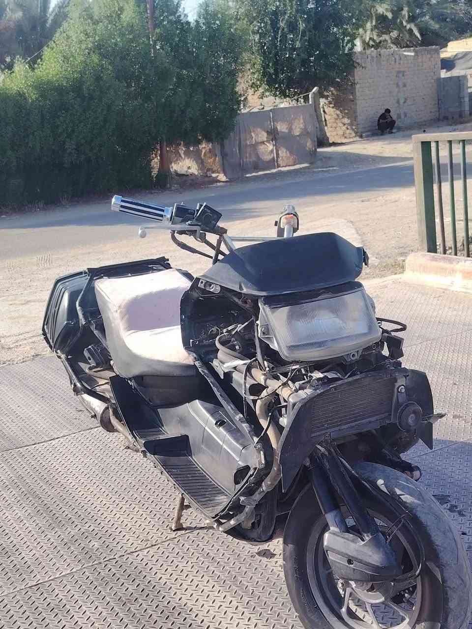 السلام عليكم فيوجن للبيع دراجه مكينته خرسه مكفوله من نضوح وتبخير الدراجه حلوه مانقصه شي غير الكفرات. ***********
