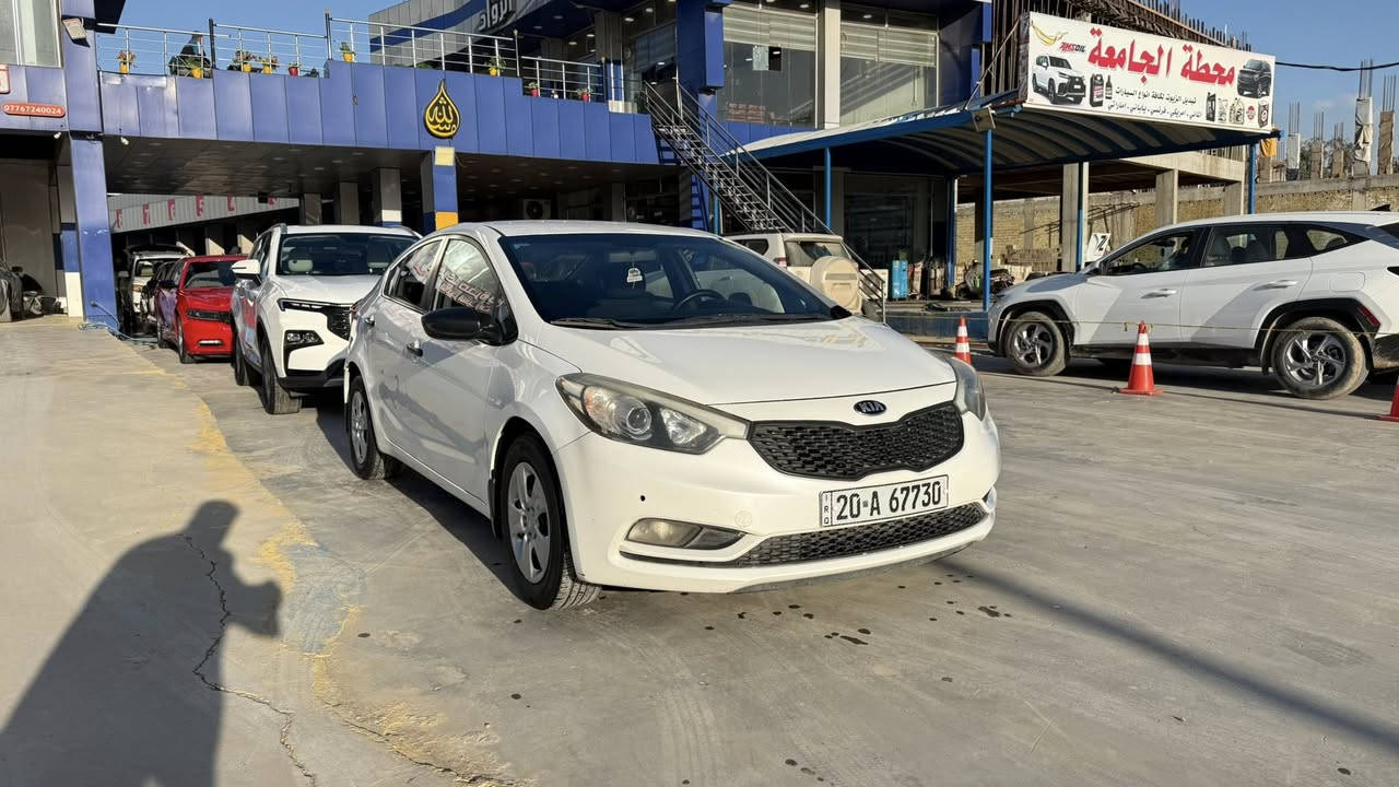 السلام عليكم 
سيراتو ٢٠١٤ خليجية 
محرك ١٦٠٠ مكفولة من الصبغ
السيارة مكفولة كير ومحرك وتبريد والسيارة كاملة من كلشي 
السعر ١٢٢$ 
للتواصل على الرقم *********** واتساب او ماسنجر
