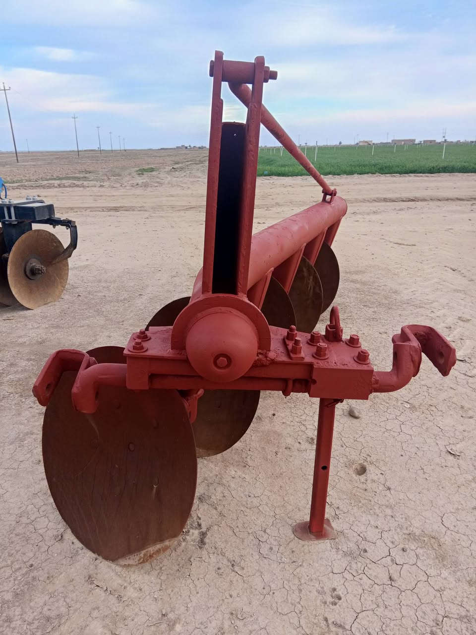 فدان قرصي للبيع صوج وبولبرنات جدد والباقي تشوف بعينك السعر 2مليون وربع وبيها مجال للشراي العنوان تل كصيبه للاستفسار اكثر *********** وهلا بعشاق القرصي
