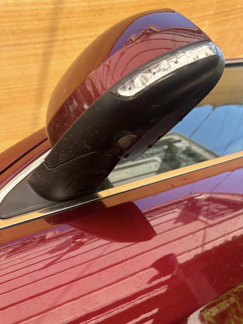 السلام عليكم 
للبيع فقط
جيب كراند شيروكي
JEEP LIMITED 
وكالة خليجية استلام من الشركة على الزيرو  
موديل ٢٠١٧ كفاله عامة
السيارة فول مواصفات سقف بانوراما دخول ذكي سمارت و تشغيل عن بعد شاشة كبيرة كراسي ذاكره رادارات توقف ذاتي دفع رباعي شفتات استيرن دبل كزوز رياضي كاميرات داخل بيجي مع الصاج الملكي جلد كهرباء تدفئة تبريد جنطة كهرباء ومحرك ٦ سلندر وباقي المواصفات واضحة بالصور المرفقة
السيارة رقم بغداد انكيليزي
ماشية ٥٦ الف ميل 
لحضرتك الحق بالفحص في اي مكان يعجبك لان سيارتي ضامنها من قطرة صبغ او تبديل وكفاله من محرك وكير وتبريد على وضع الشركة
السياره جديده على موديلها ٢٠١٧ 
السعر 
238 ورقة وبي مجال للمعاملة بعد القناعة والفحص ان شاء الله 
بغداد الخضراء او الاعلام 
***********
***********
***********
