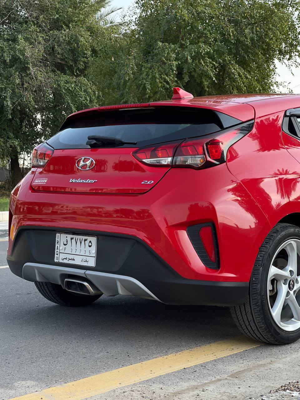 السلام عليكم
فولستر موديل 2019
عداد المسافة 42 الف ميل 
محرك 2.0
السيارة بفضل الله جديدة جدا  وبدون أي نقص وكلها بلاد 
حادثه ضربة صغيرة بلدعامية الخلفية من جهة اليمين وبداية الجاملغ الخلفي الأيمن صور الحادث منشورة بدون ايرباك بيها صبغ بلجاملغ الخلفي اليمين ربعة تقريبا  شي كلش بسيط فقط والسيارة تصلحت بامريكا مو بلعراق والباقي كلة مكفول حتى الدعاميات بدون صبغ مواصفاتها تحديد مسار ورادار امامي وتوقف تلقائي وشاشة وكامرة وتحكمات فول 
طخم تاير جديد وباتري وكلشي بلسيارة جديد 
اليعر 125 ورقة 
بغداد 
***********
