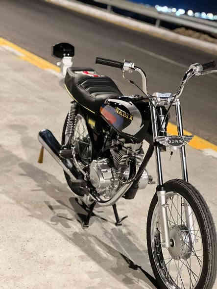 #السلام_عليكم_دراجه_اوراق_سكنر 
دراجه تعمير جديد حته ما طالع بيه شي قليل
دراجه فول تعميره سيد خلدون كله اصلي
السعر 850 وبيه مجال قليل ***********
