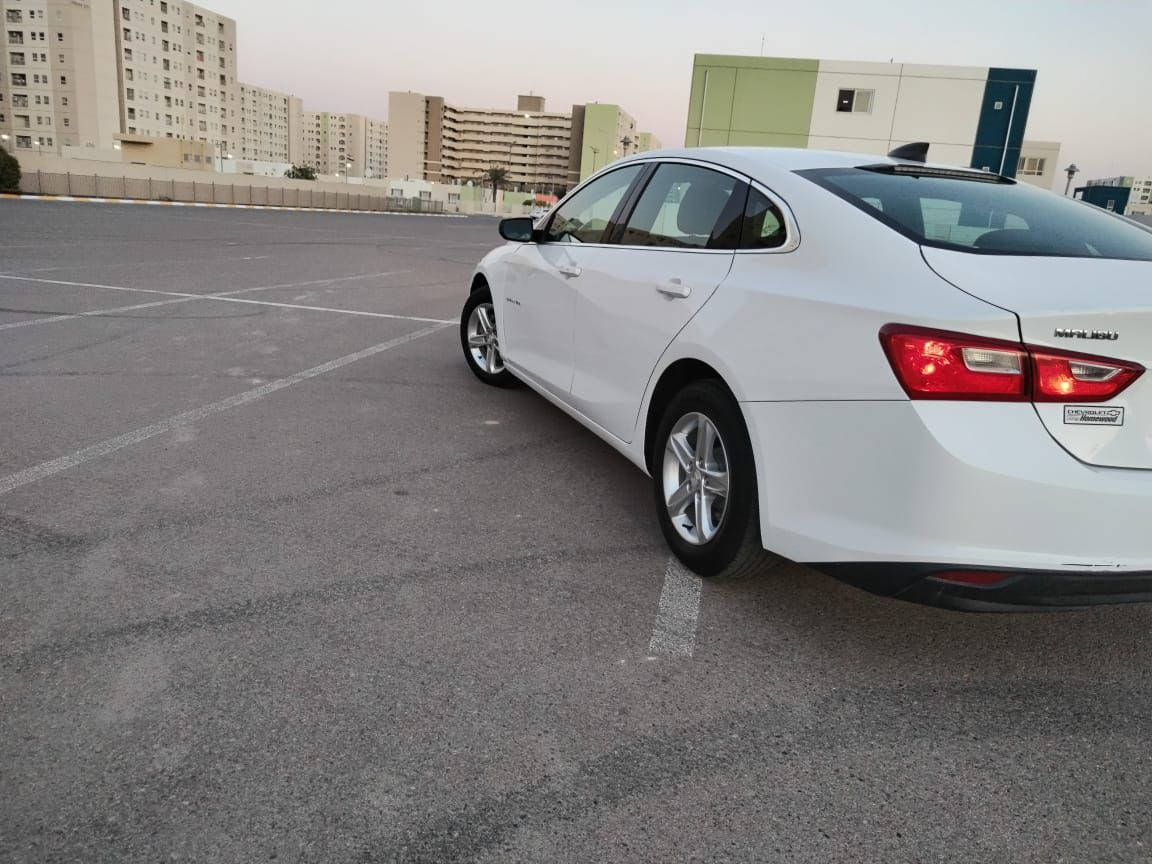 السلام عليكم ماليبو موديل ٢٠ معوقين بعد  خمسه اشهر  وتكون حرة رقم بغداد حادث موضح بالصور بيها قطع صبغ أبيع حزام مكان السيارة بغداد جميلة موبايل ***********  سعر 90 بيه مجال
