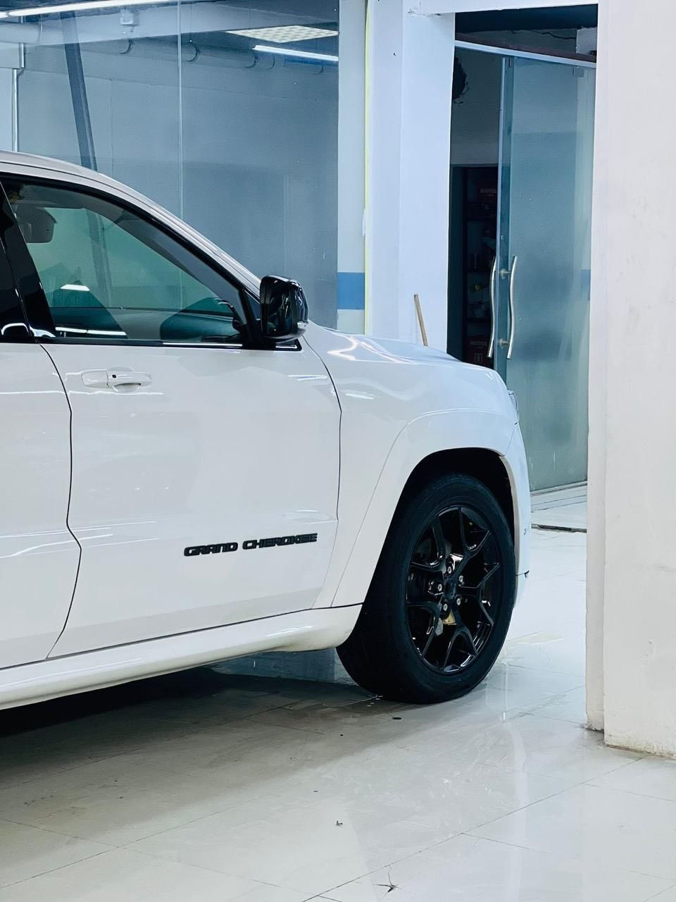 جيب موديل 2019  فول مواصفات فئة ال Sماشية 57الف سيارة جديدة مكفولة كفالة عامة صدر گير محرك حادثهة مرفق بل صور سرقة جاملغ امامي ودعامية خلفية مبدلات خليجي هن والبگلايتات بحيث السيارة صايرة خليجي  السعر 285 لل استفسار ‭٠٧٧١ ١٩١ ١١٣٦‬
