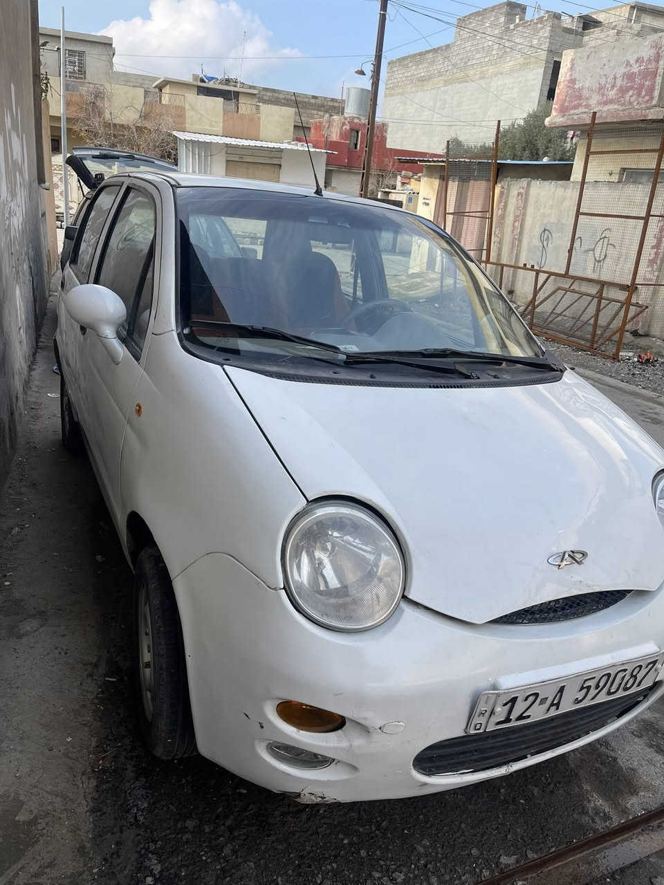 كوكو 2013 كير عادي للبيع
بيها جاملغ وشويه من الباب صبغ 
يعني قطعة ونص
وبيها بابين بارد
بدون دواخل
كير محرك شرط 
رقم نينوى مسطره 
تحويل او وكالة 
سياره جاهزه ماتحتاج اي مصرف  
مكان السياره موصل الايسر 
السعر 36 بيها مجال 
التواصل ع الرقم 
*********** بيه واتساب
